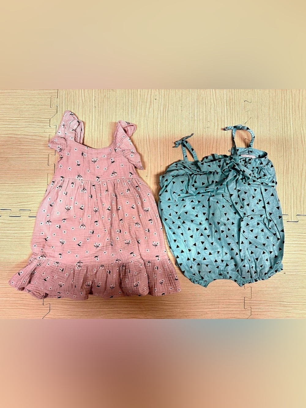 Baby girl lot romper and dress 24 months
dress has safety oij on strap, tral rom